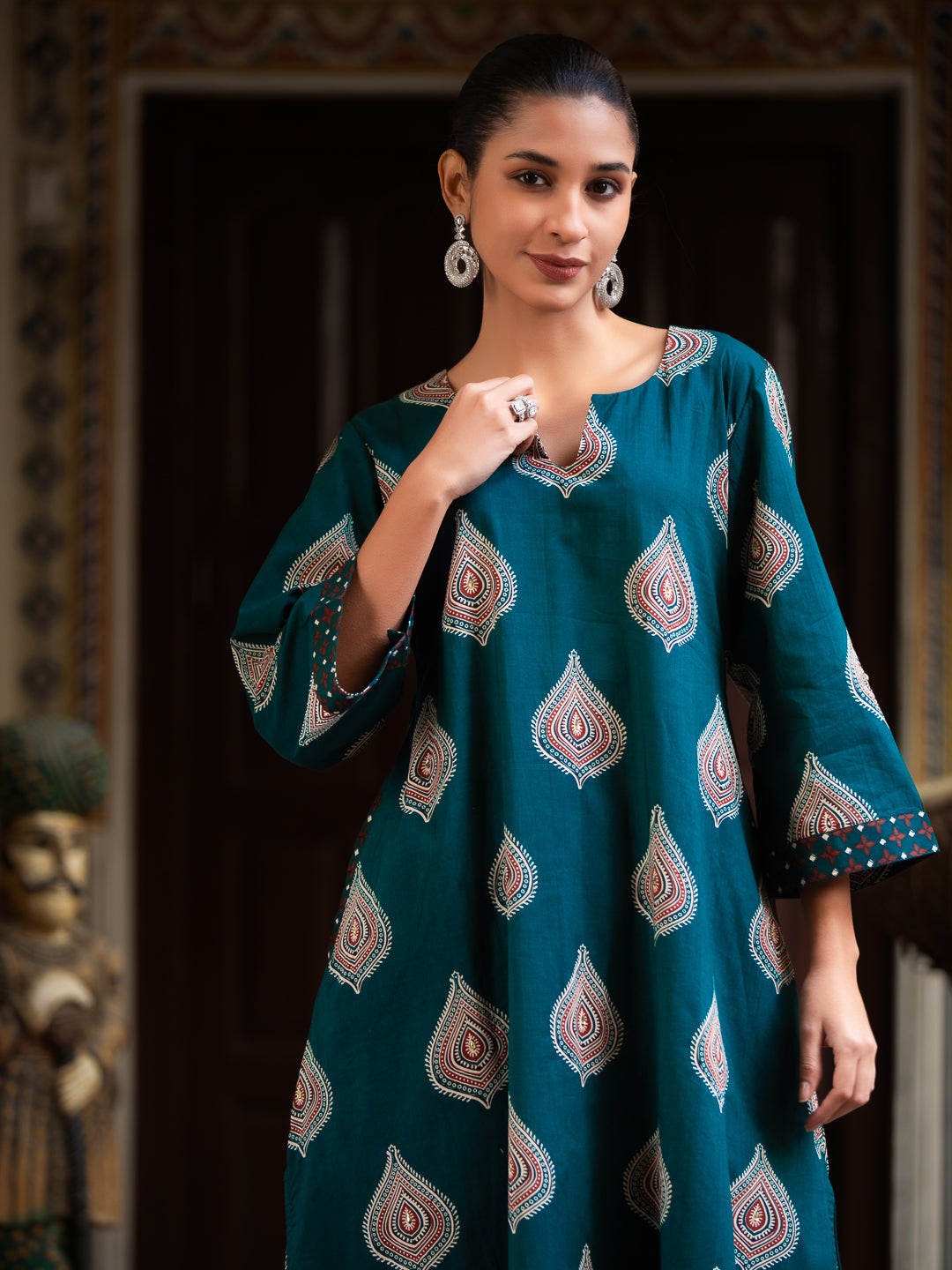 Printed Round-Neck 3/4 Sleeve Cotton Kurta with Side Pocket & Curved Hem Palazzo Set